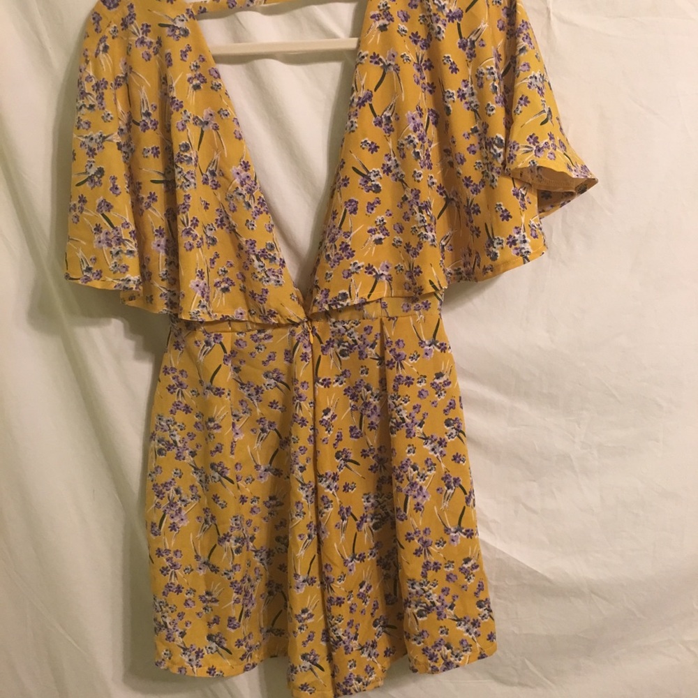 Romper - Picture 2 of 4